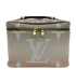 Vanity Case, vista frontal